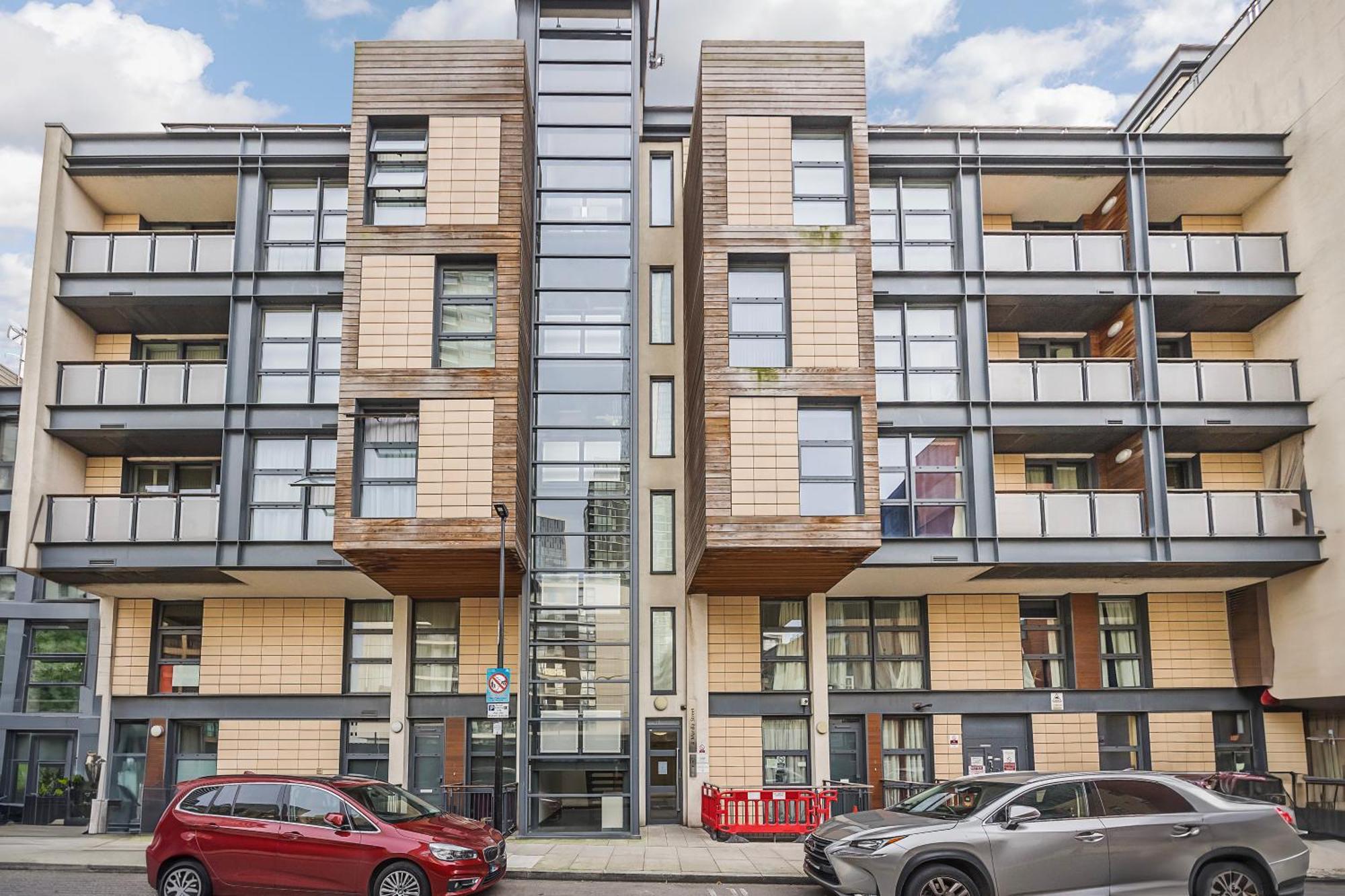 The Canary Hub London Exterior photo